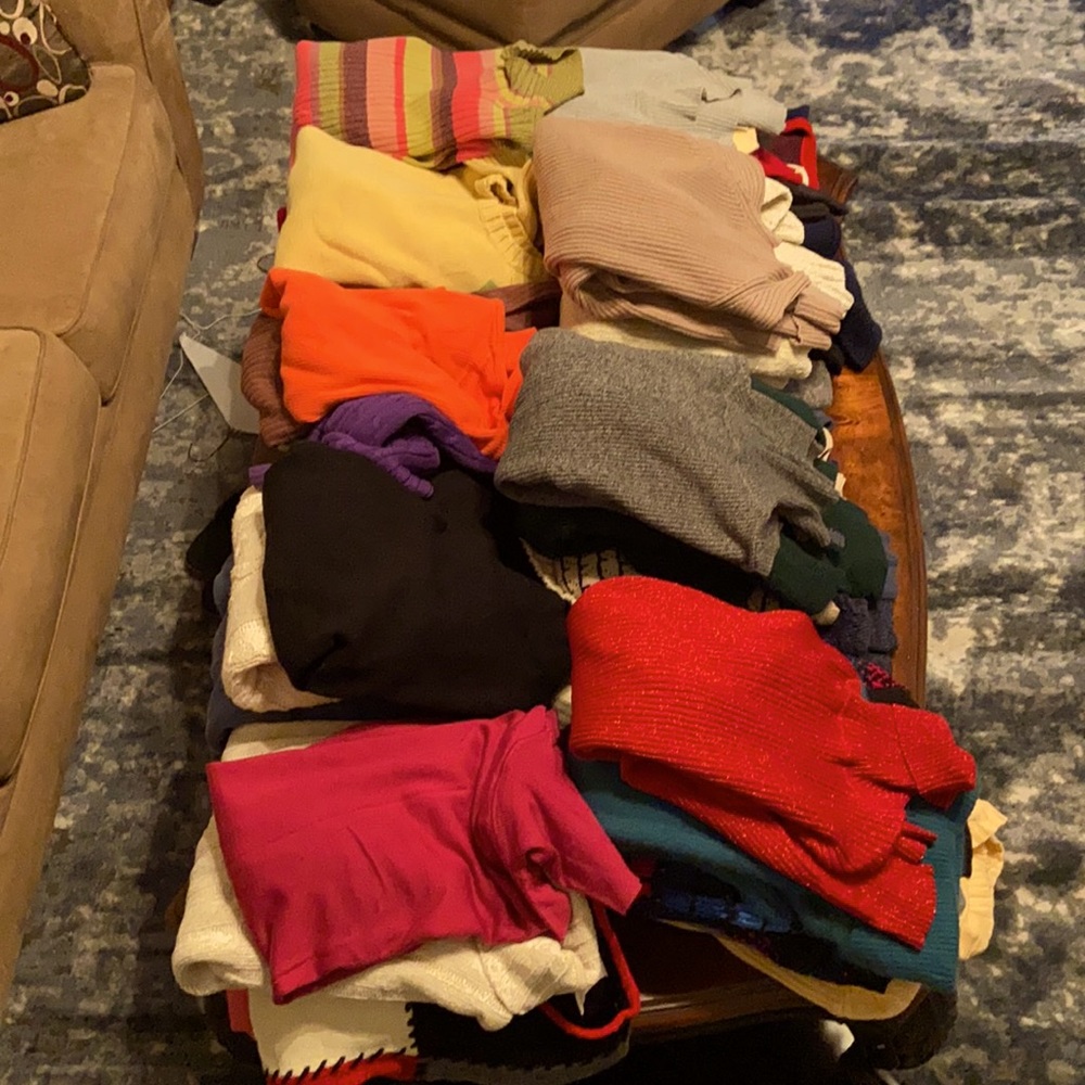 Ladies medium and large sweaters. Selling as group - Picture 1 of 2